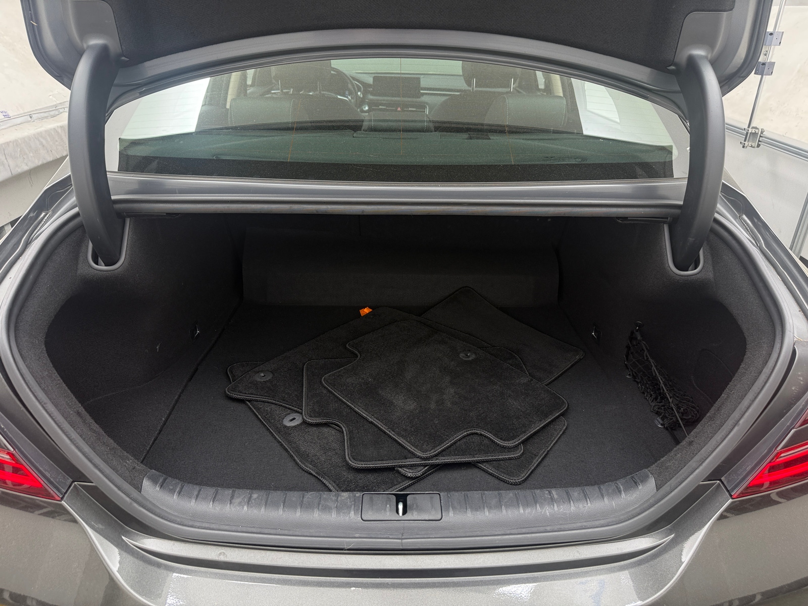 Thumbnail: 2025 Genesis G70 - 6