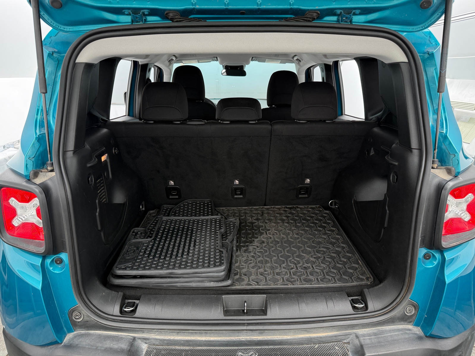 Thumbnail: 2022 Jeep Renegade - 7