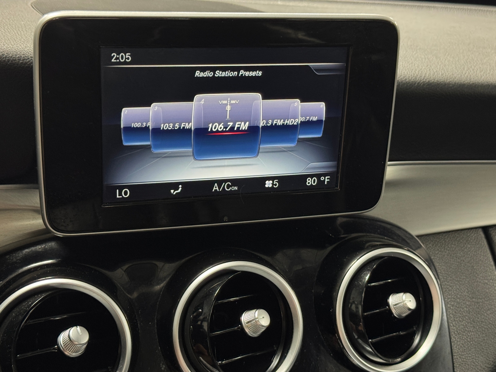 Thumbnail: 2016 Mercedes-Benz C-Class - 3