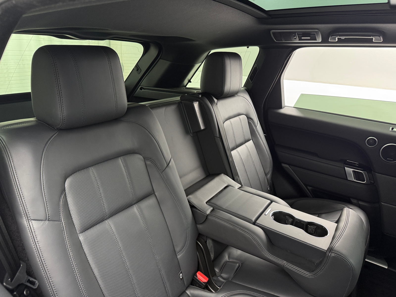 Thumbnail: 2022 Land Rover Range Rover Sport - 5