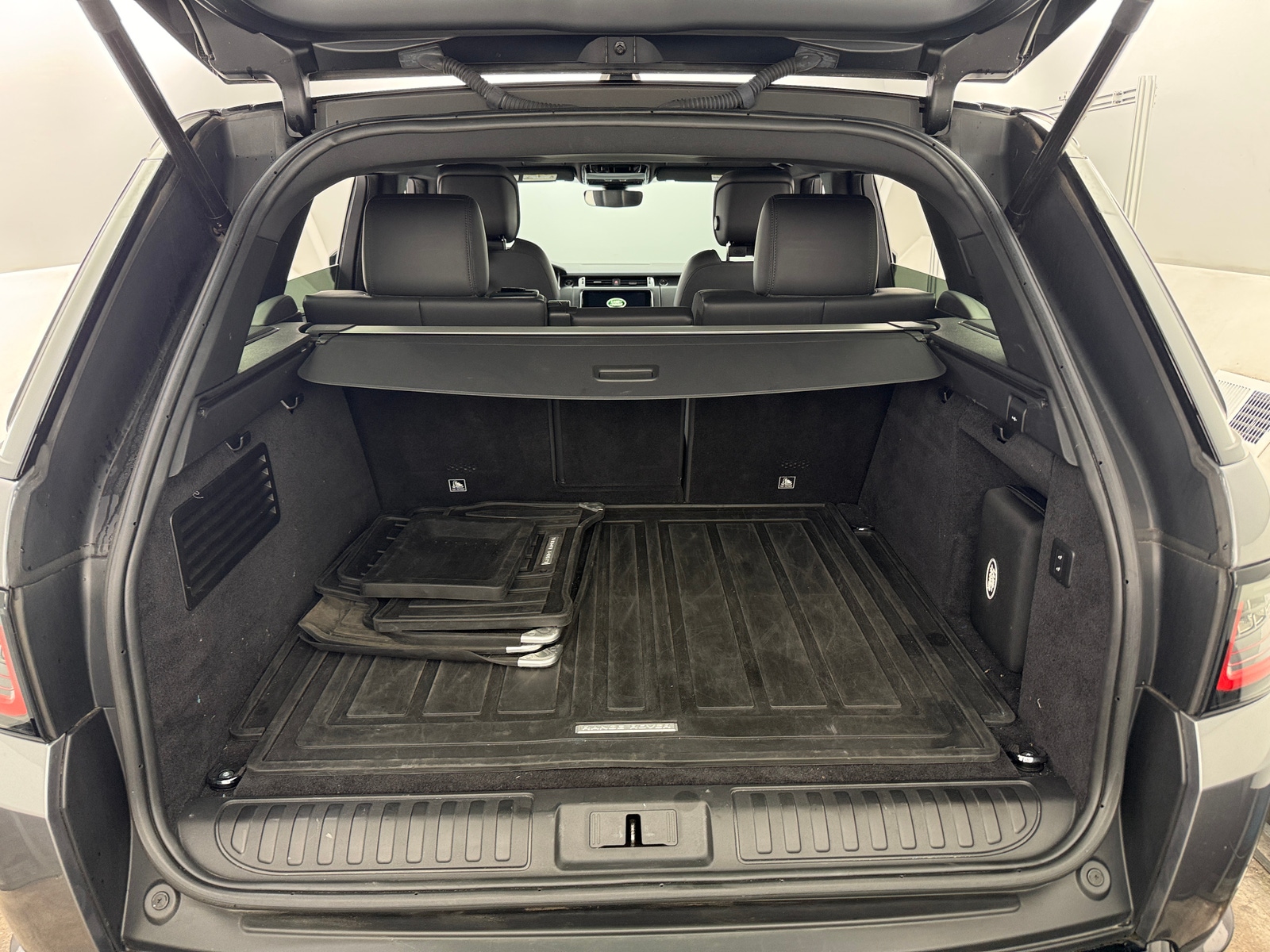 Thumbnail: 2022 Land Rover Range Rover Sport - 6