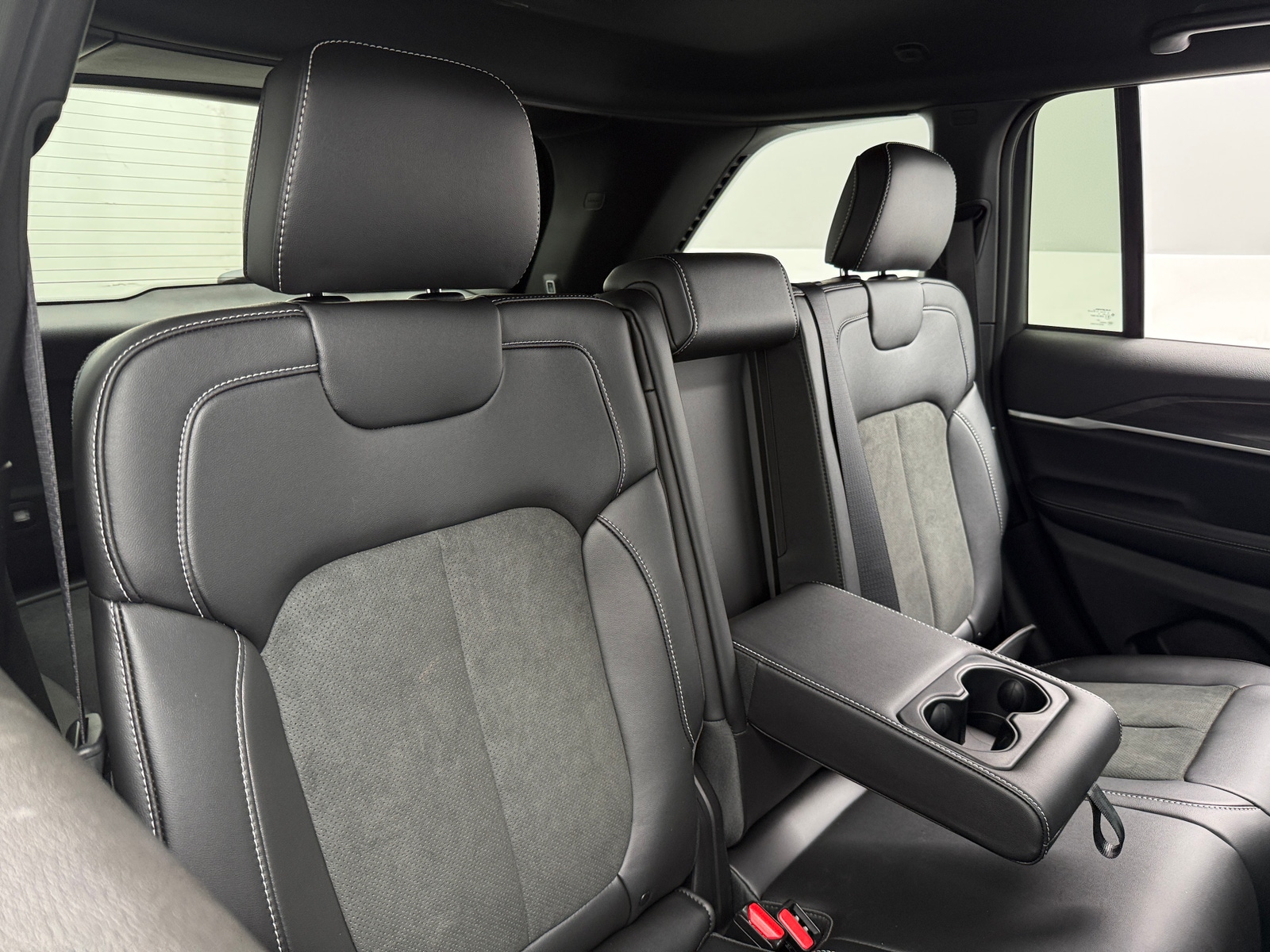 Thumbnail: 2026 Jeep Grand Cherokee - 6