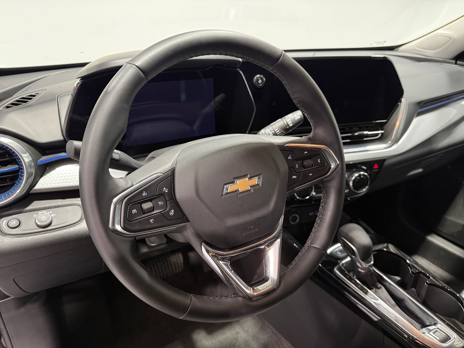 Thumbnail: 2025 Chevrolet Trax - 5