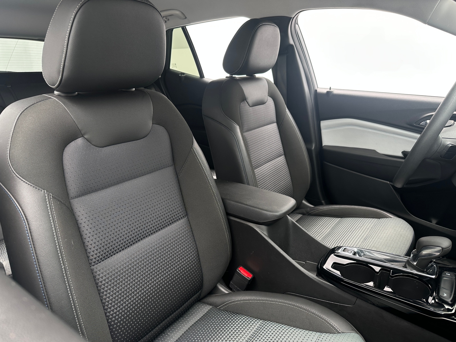 Thumbnail: 2025 Chevrolet Trax - 2