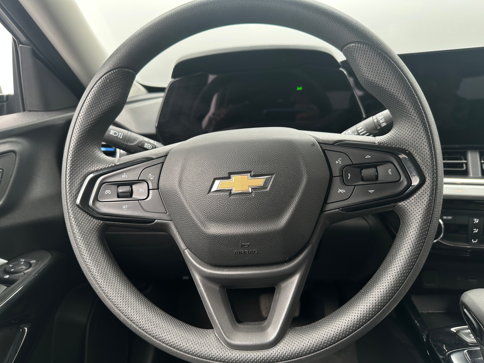 Thumbnail: 2025 Chevrolet Trax - 5