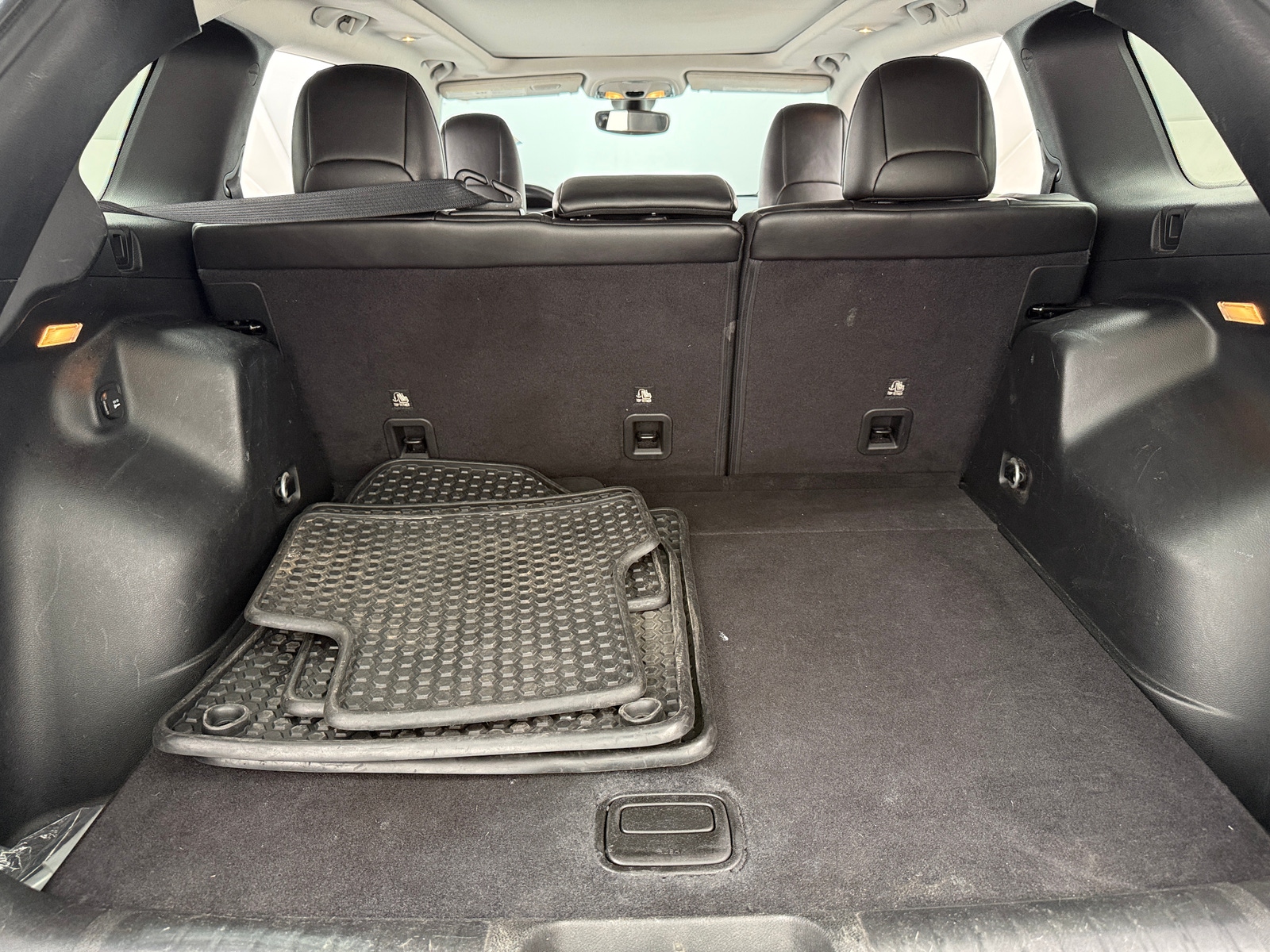 Thumbnail: 2019 Jeep Cherokee - 6