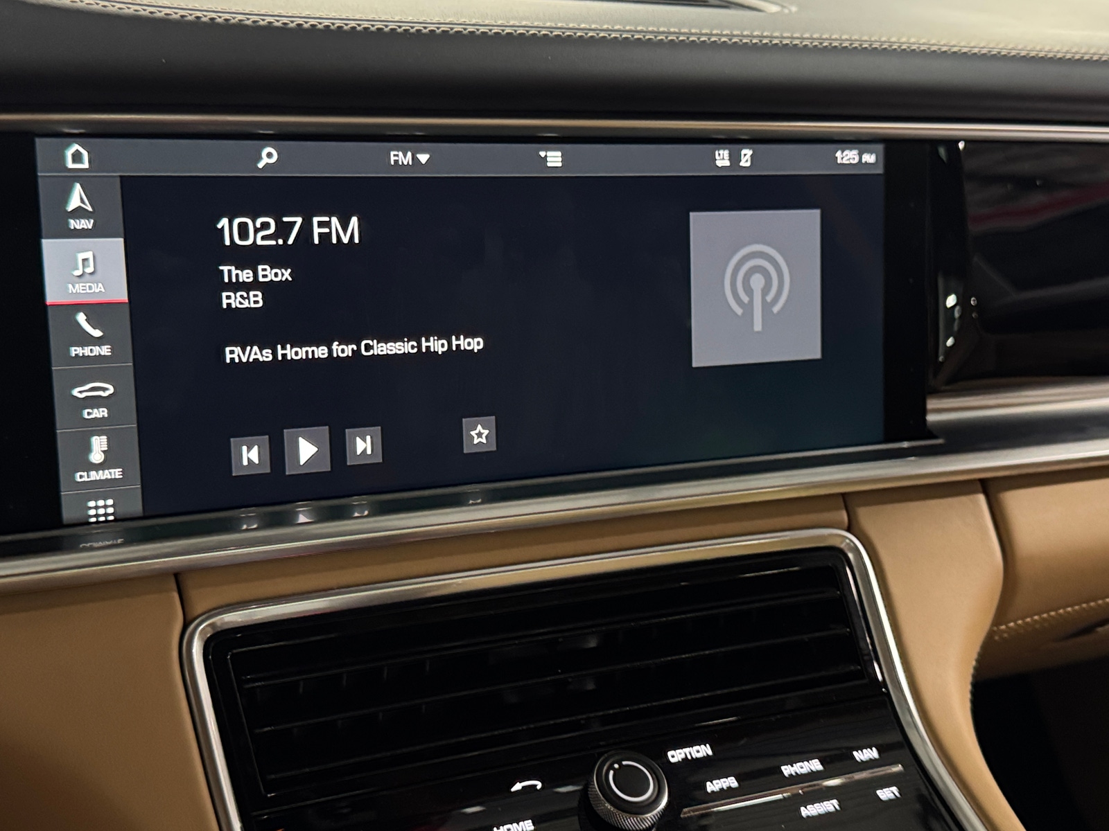 Thumbnail: 2018 Porsche Panamera - 3