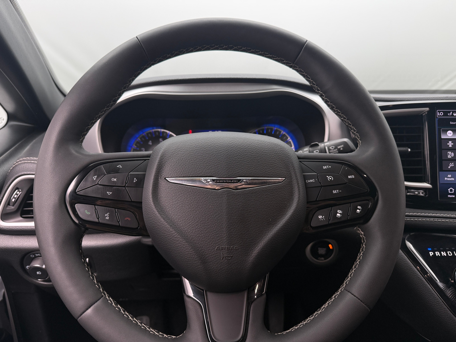 Thumbnail: 2024 Chrysler Pacifica - 5