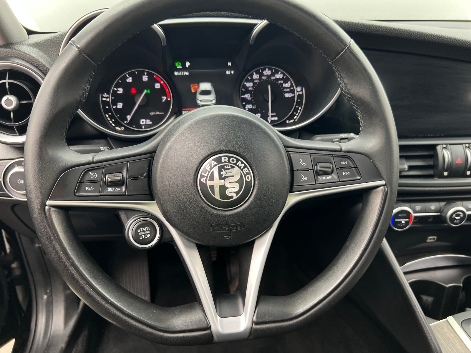 Thumbnail: 2019 Alfa Romeo Giulia - 4