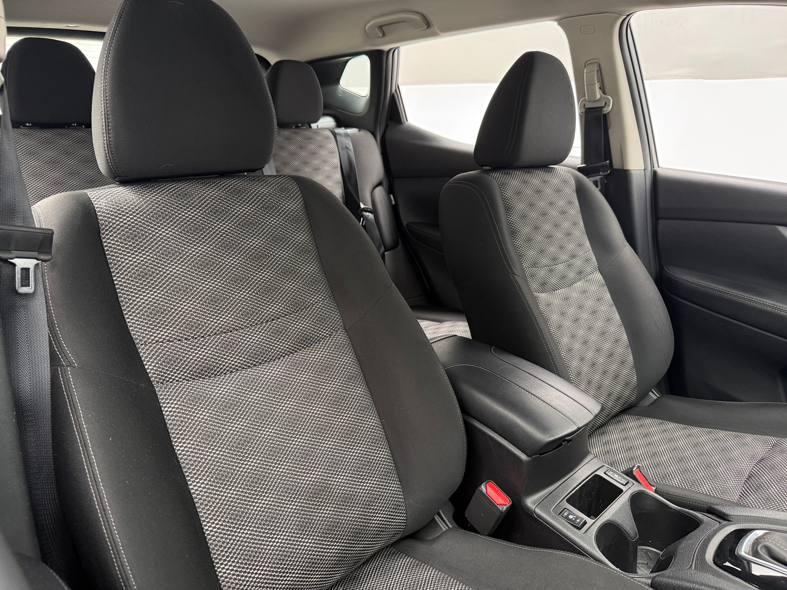 Thumbnail: 2021 Nissan Rogue Sport - 2