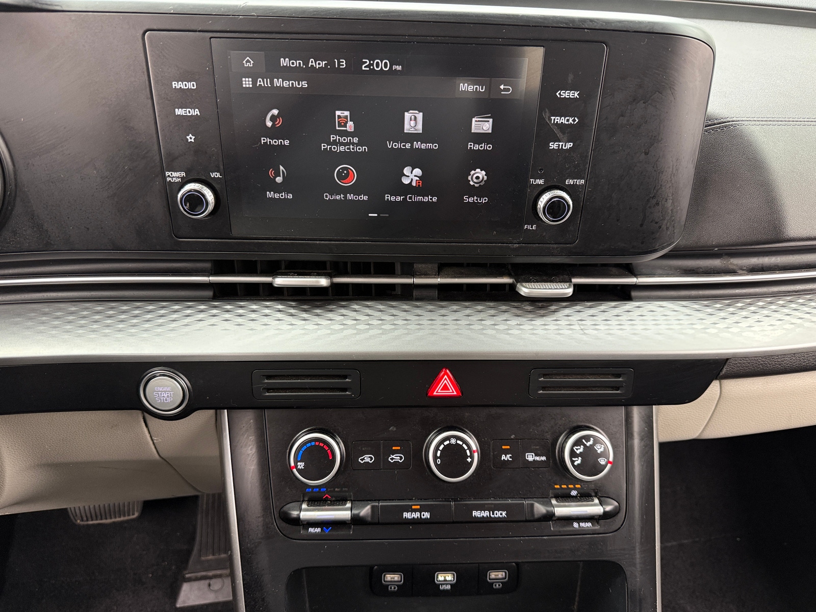 Thumbnail: 2023 Kia Carnival - 3