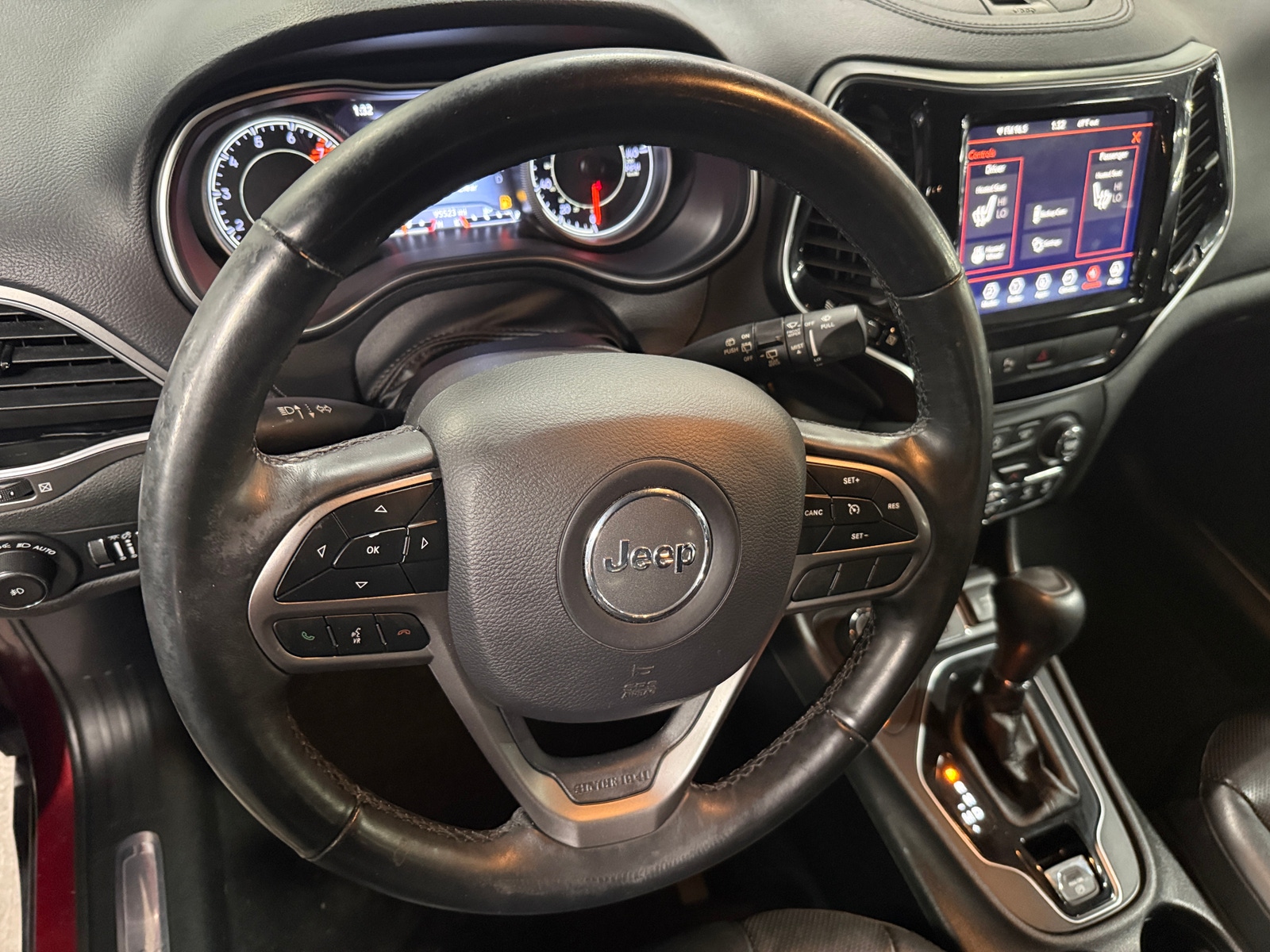 Thumbnail: 2019 Jeep Cherokee - 4