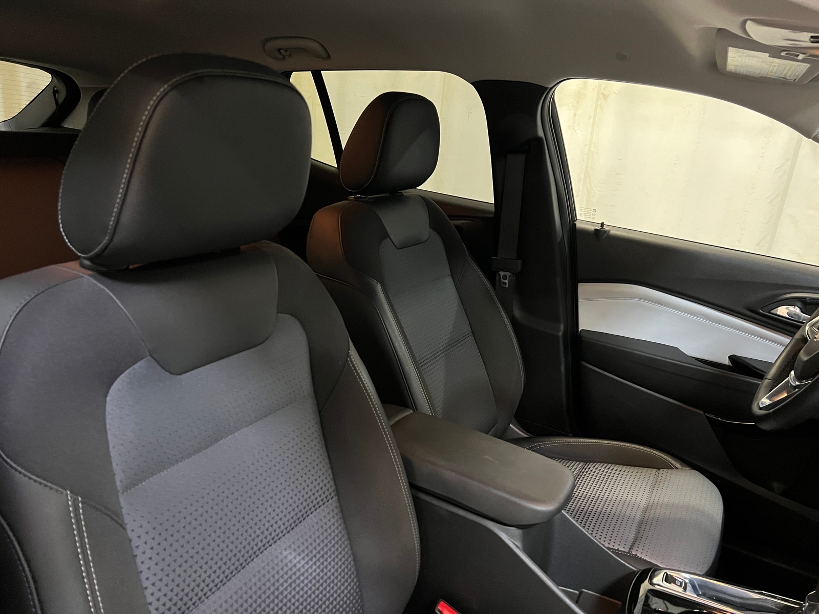 Thumbnail: 2025 Chevrolet Trax - 2