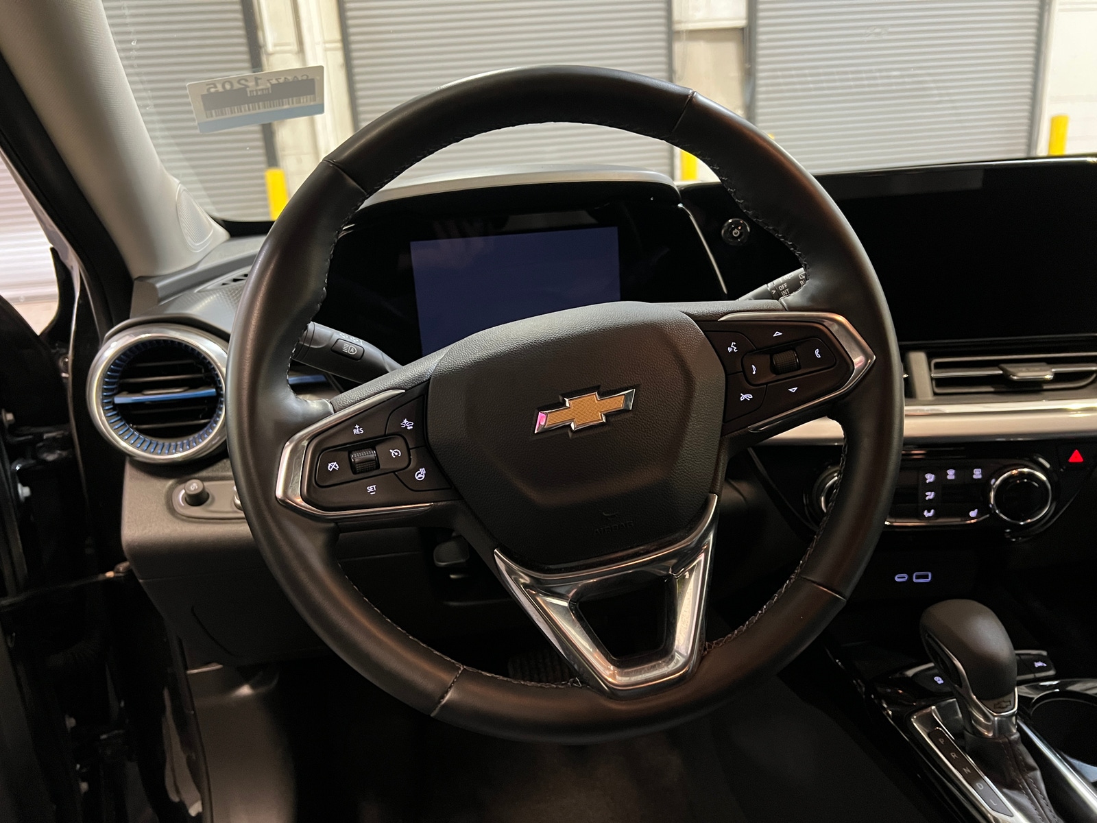 Thumbnail: 2025 Chevrolet Trax - 5