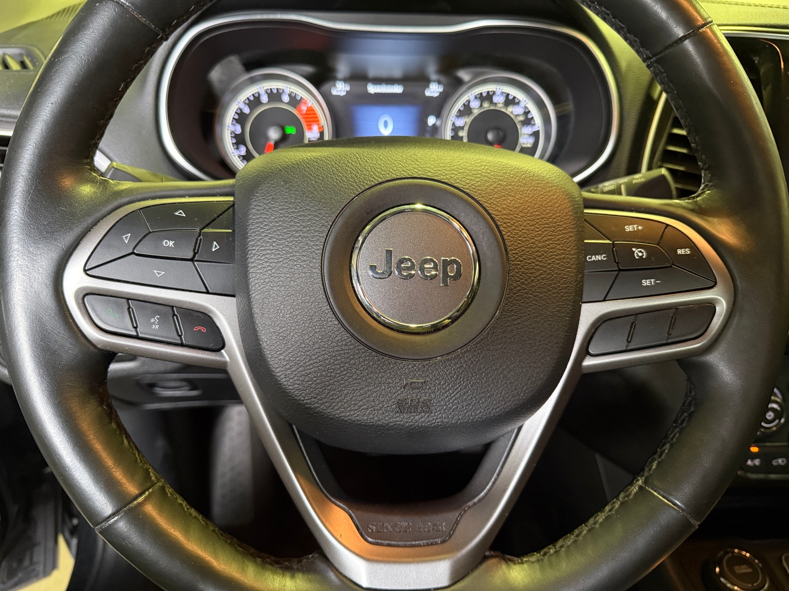 Thumbnail: 2019 Jeep Cherokee - 4