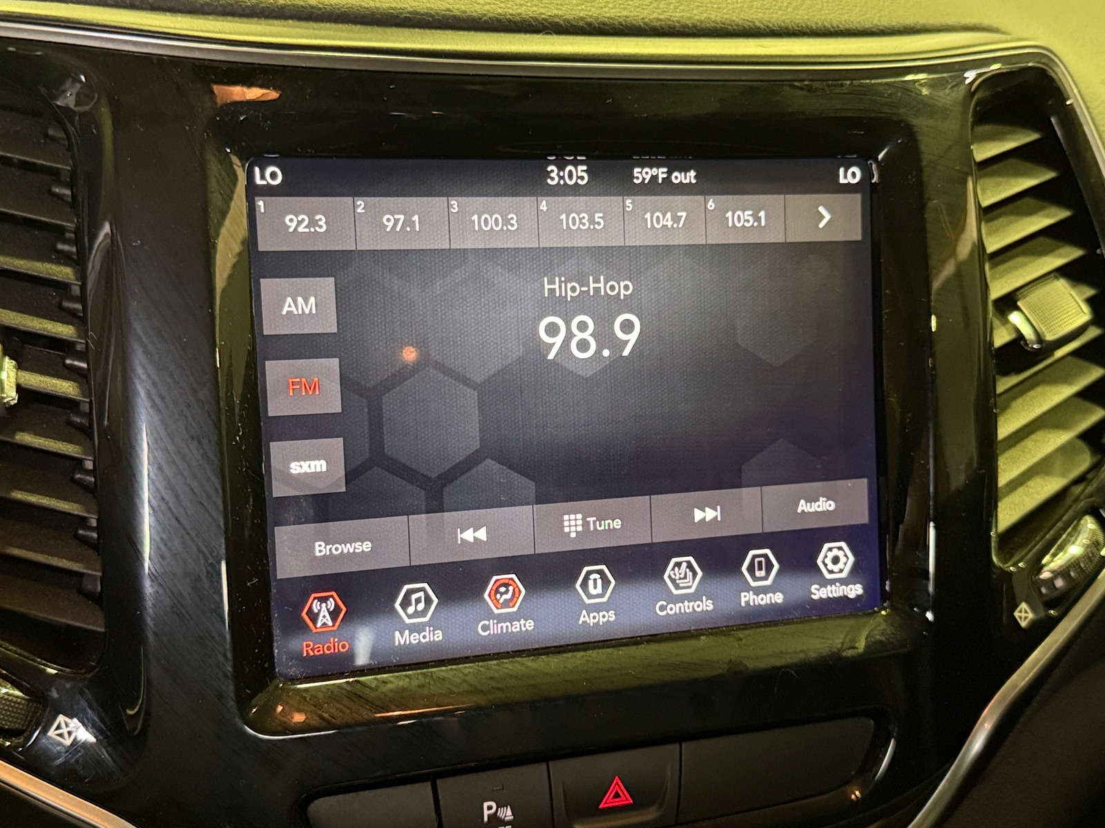 Thumbnail: 2019 Jeep Cherokee - 3