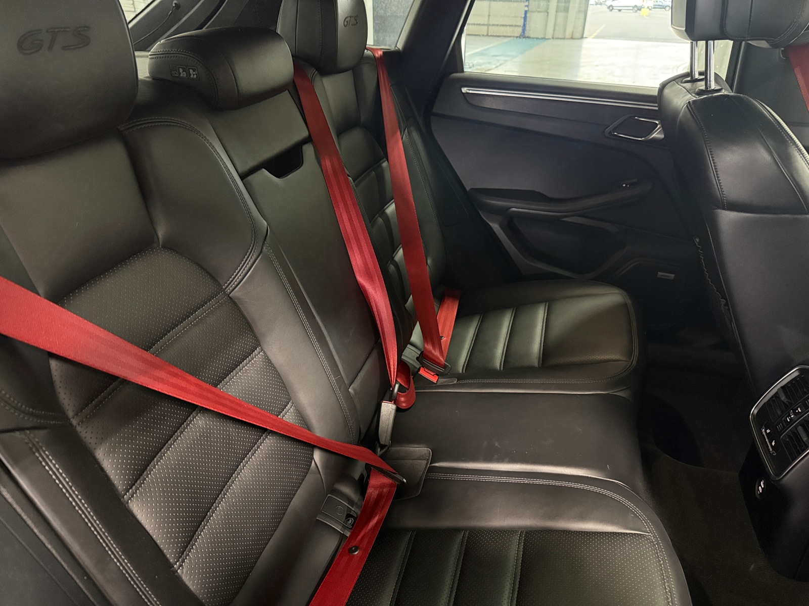 Thumbnail: 2021 Porsche Macan - 5