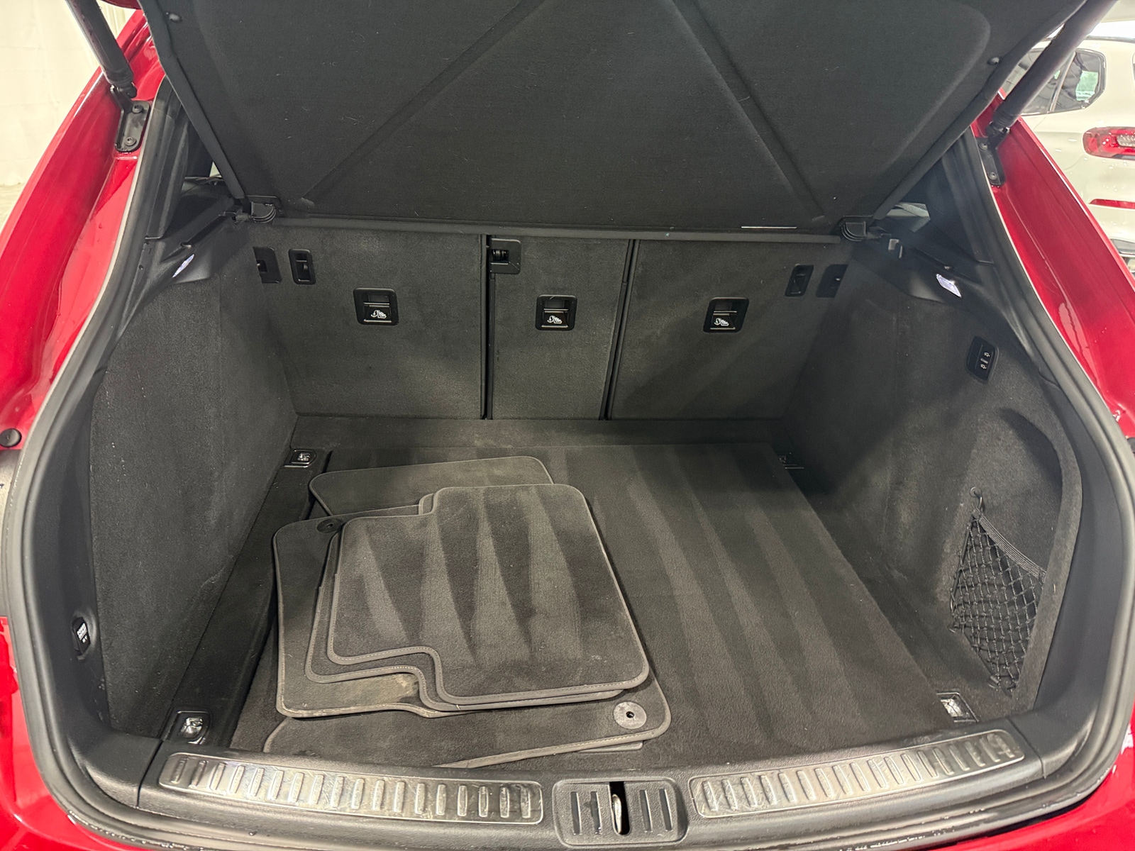 Thumbnail: 2021 Porsche Macan - 6