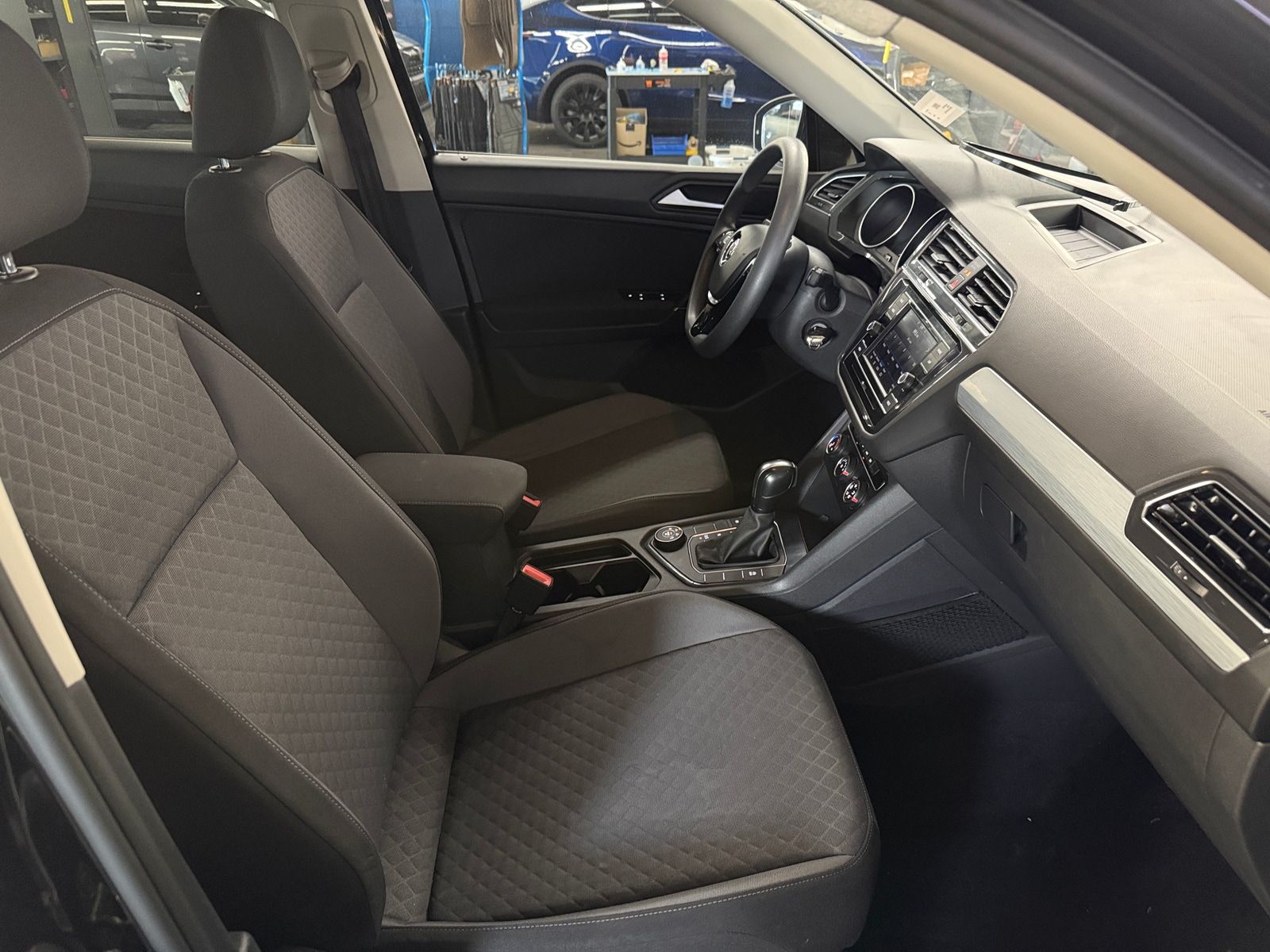 Thumbnail: 2020 Volkswagen Tiguan - 2