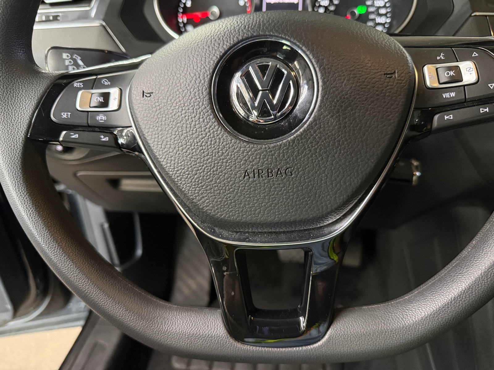 Thumbnail: 2020 Volkswagen Tiguan - 5