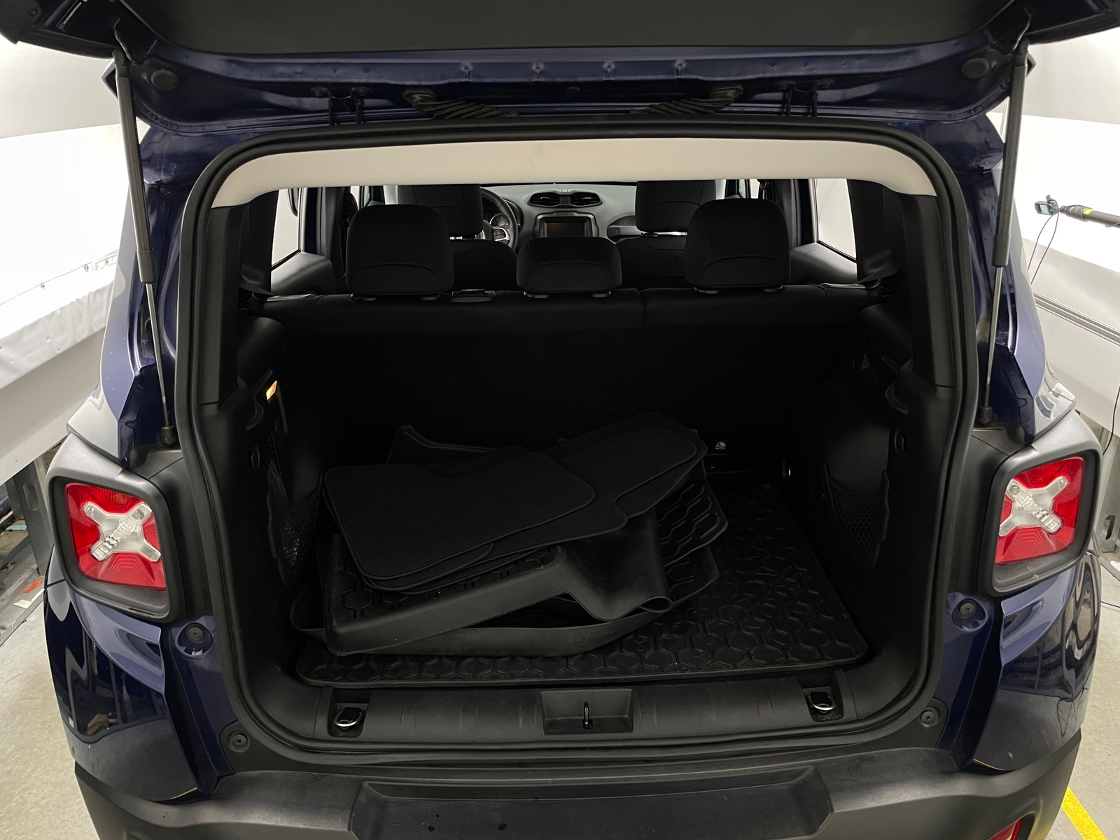 Thumbnail: 2019 Jeep Renegade - 7