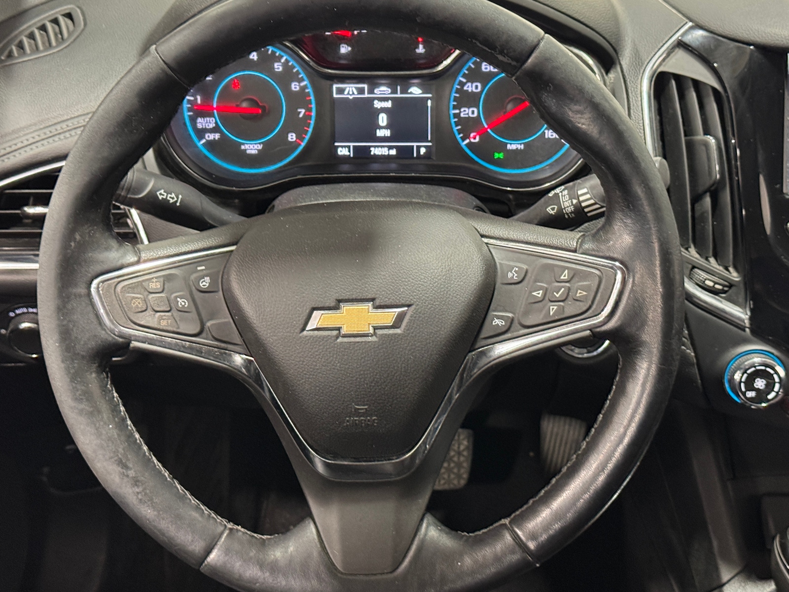 Thumbnail: 2017 Chevrolet Cruze - 4