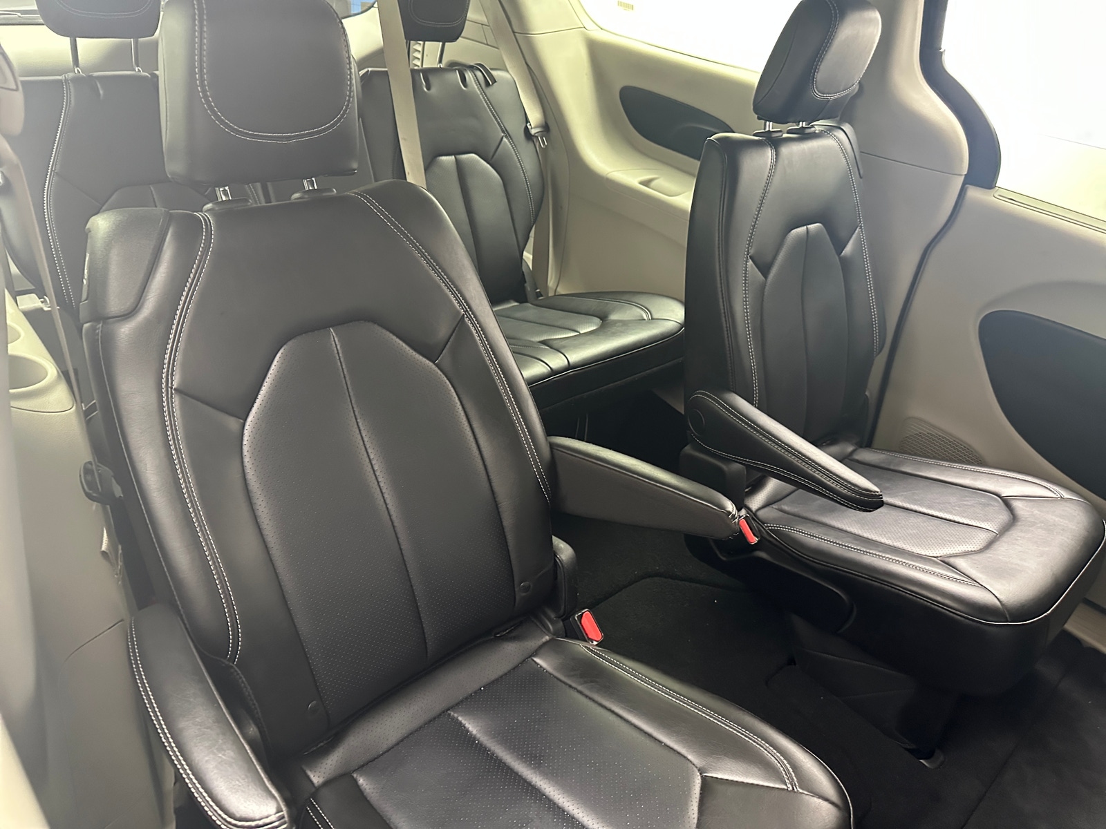 Thumbnail: 2023 Chrysler Pacifica - 5