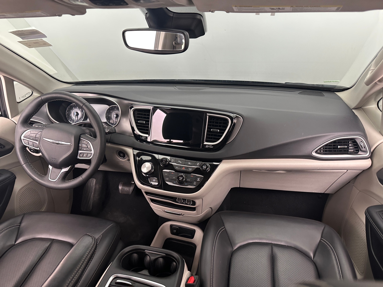 Thumbnail: 2023 Chrysler Pacifica - 2