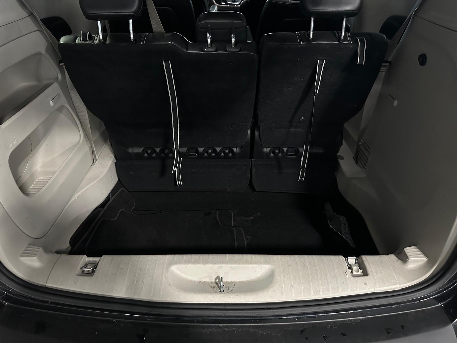 Thumbnail: 2023 Chrysler Pacifica - 6