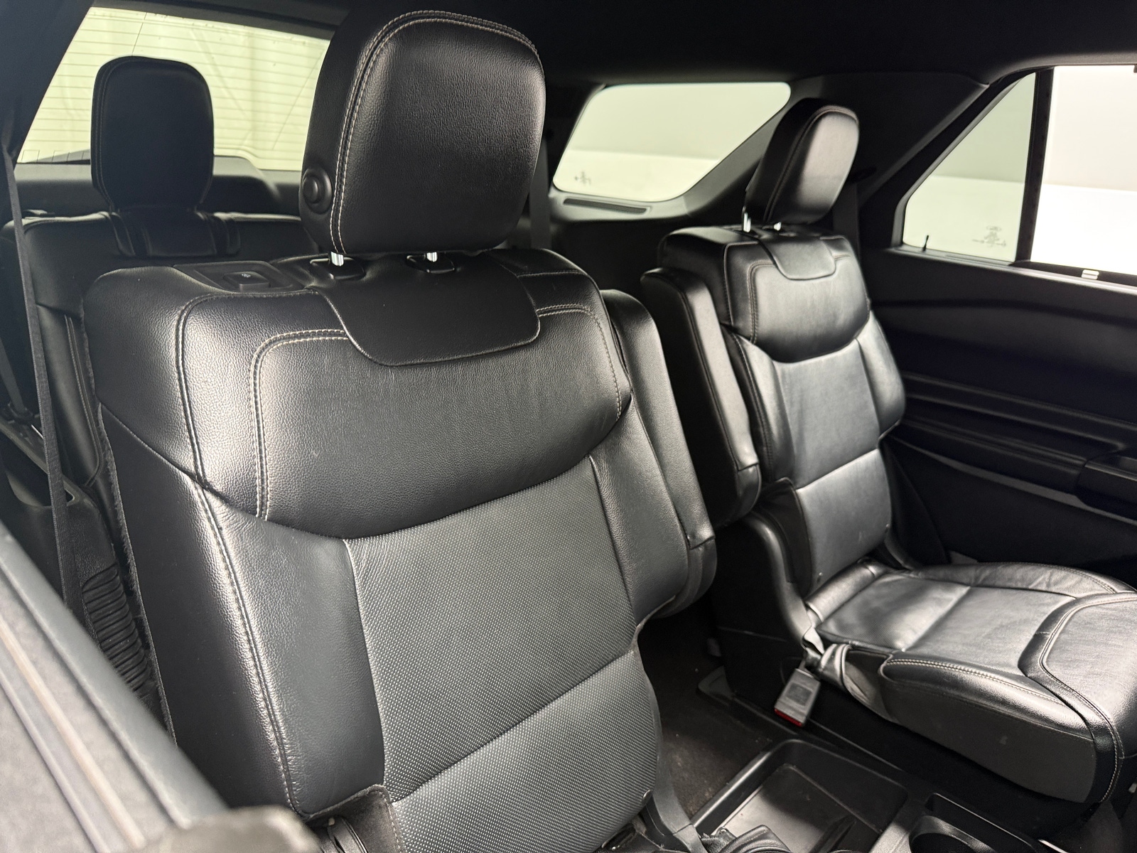 Thumbnail: 2020 Ford Explorer - 5