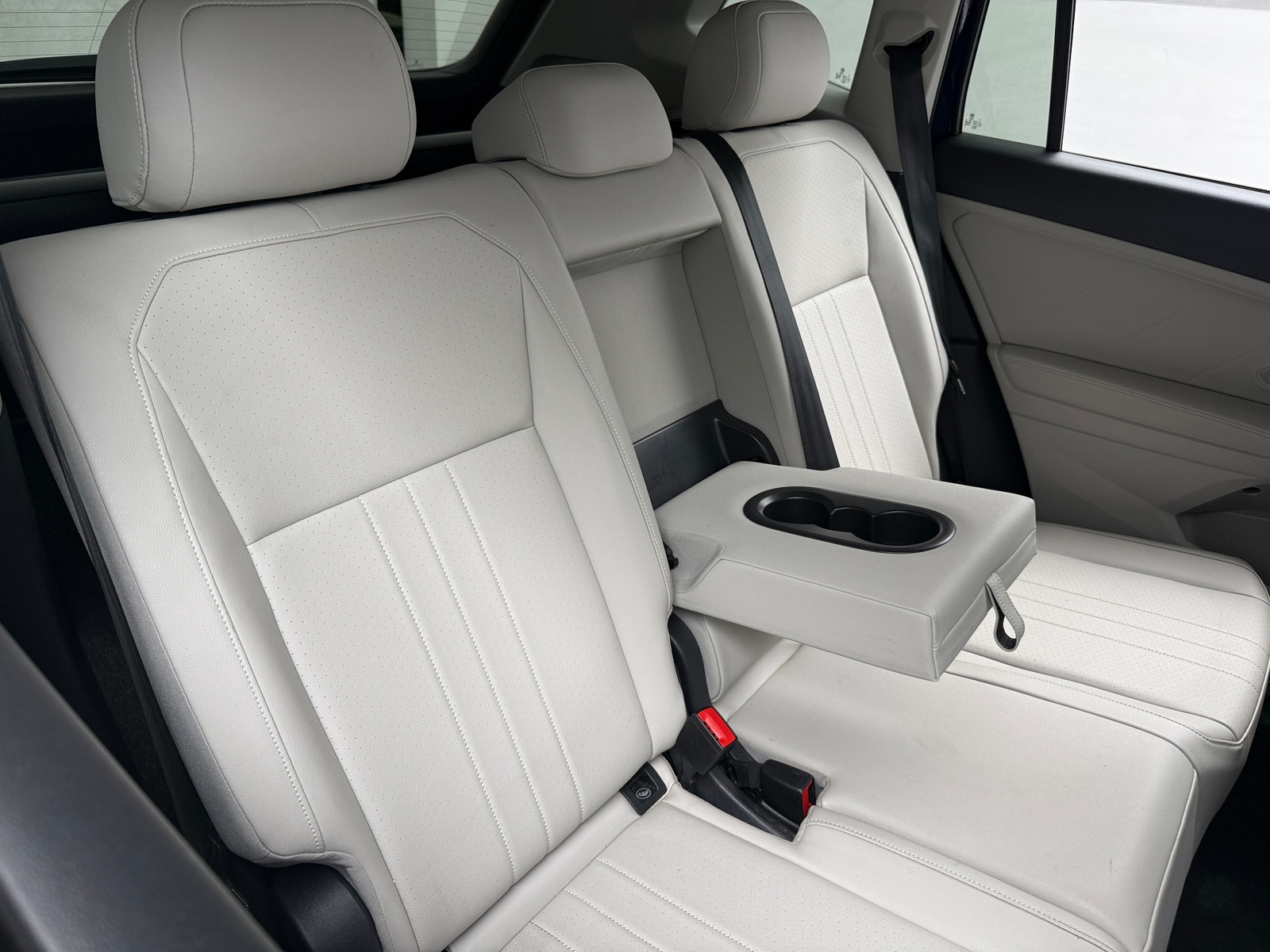 Thumbnail: 2022 Volkswagen Tiguan - 5