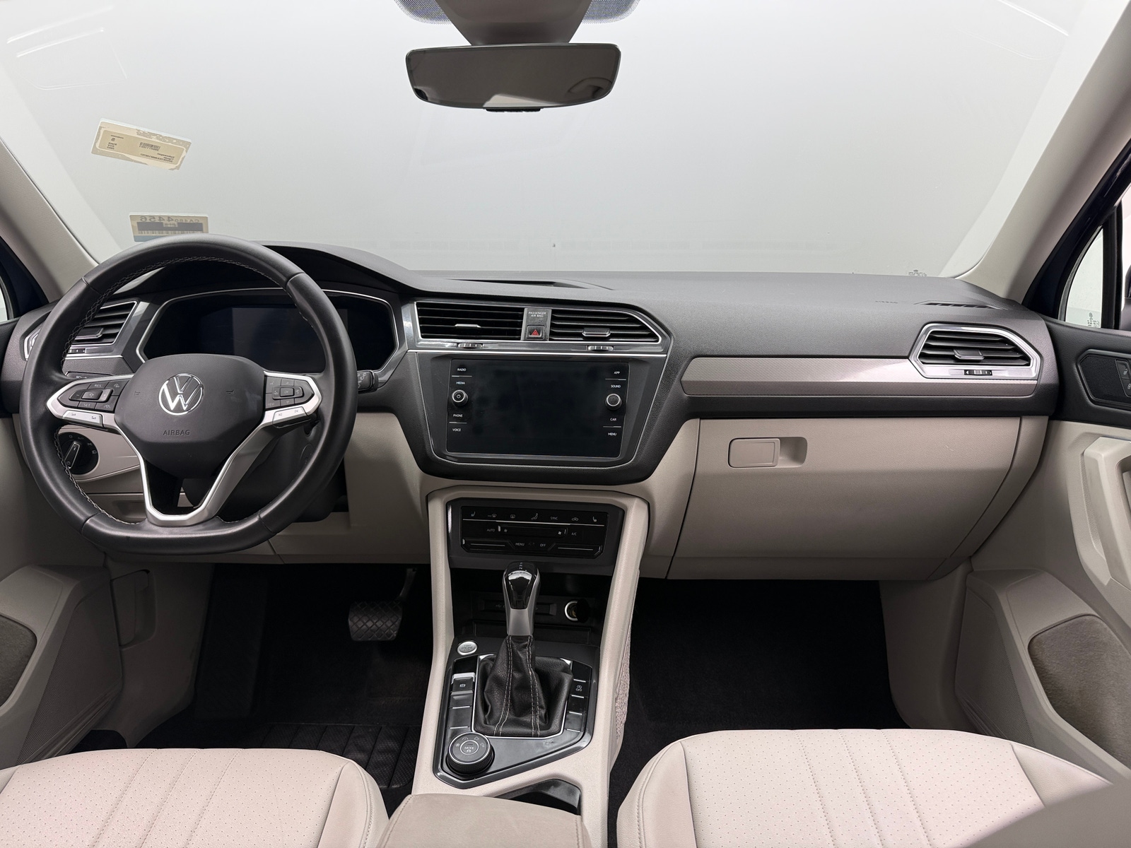 Thumbnail: 2022 Volkswagen Tiguan - 2