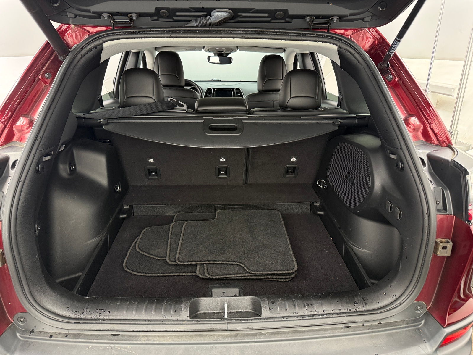 Thumbnail: 2021 Jeep Cherokee - 6