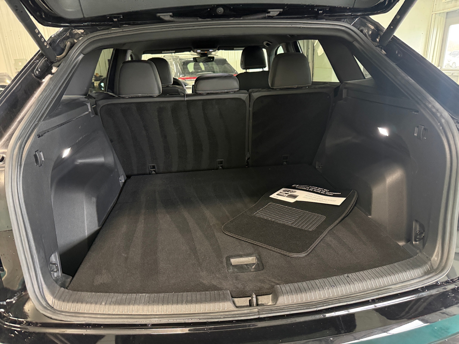 Thumbnail: 2025 Volkswagen Atlas - 6