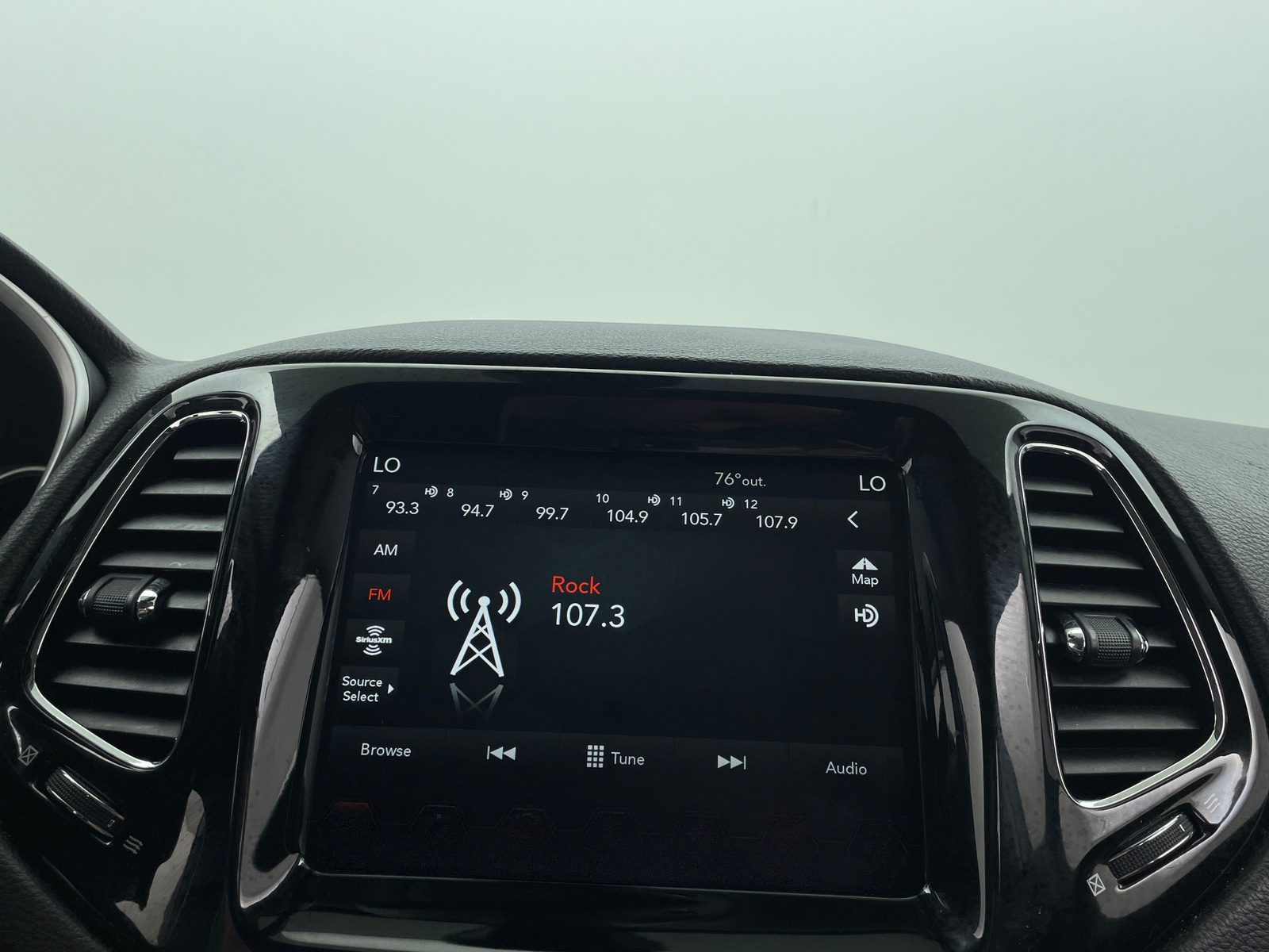 Thumbnail: 2018 Jeep Compass - 3