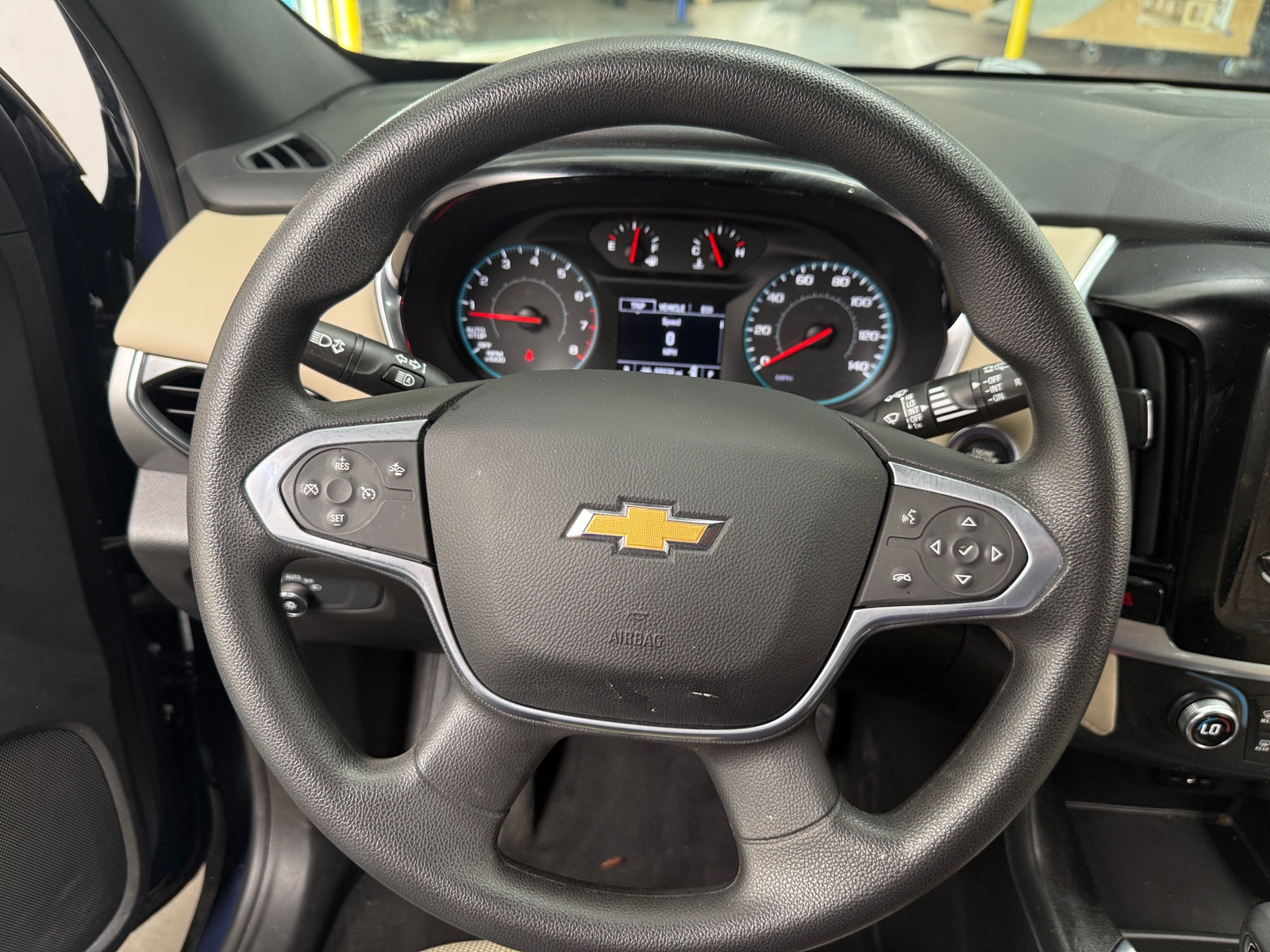 Thumbnail: 2022 Chevrolet Traverse - 5