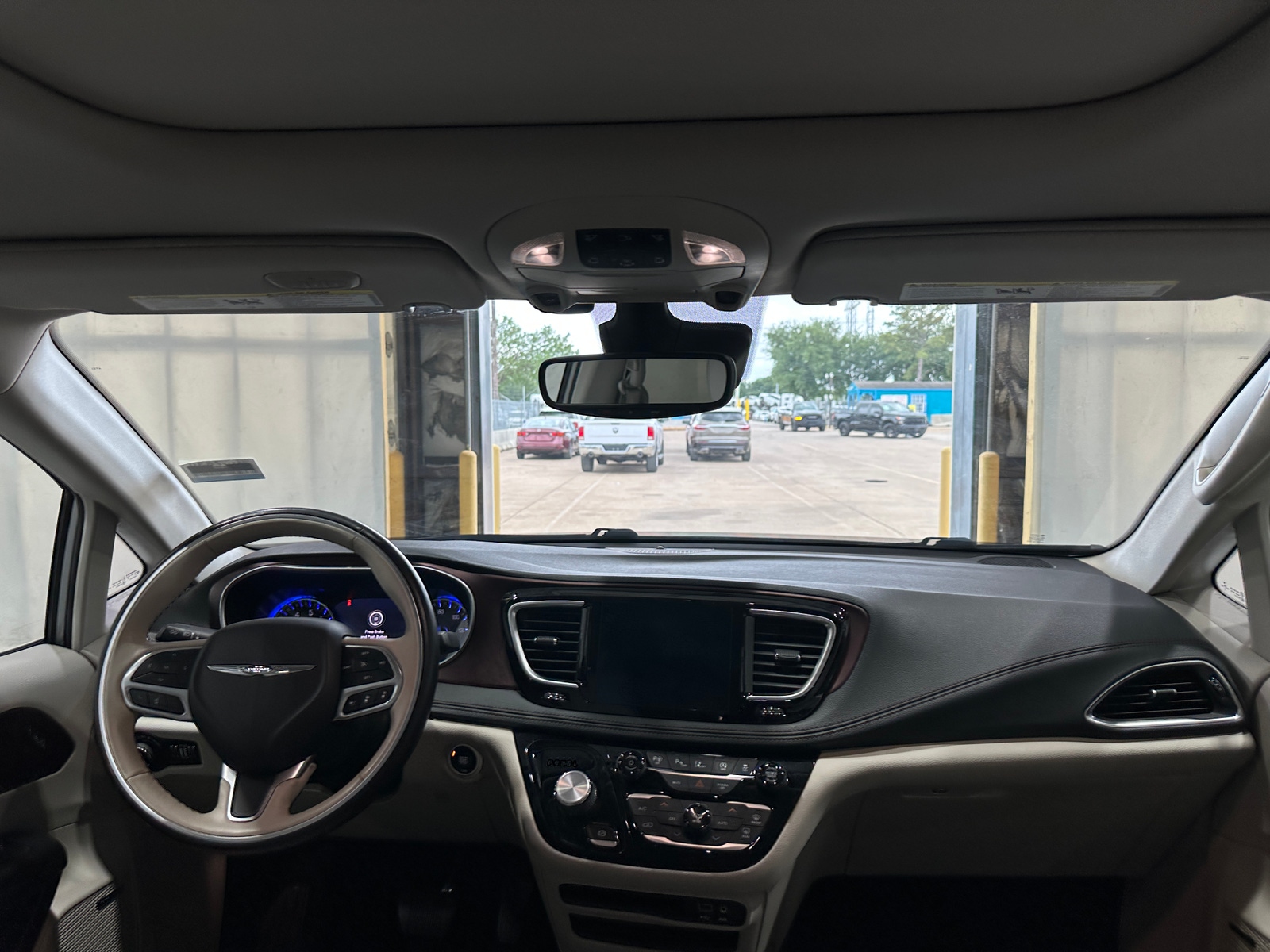 Thumbnail: 2020 Chrysler Pacifica - 2