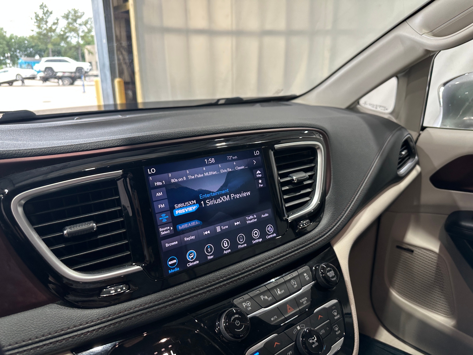 Thumbnail: 2020 Chrysler Pacifica - 3