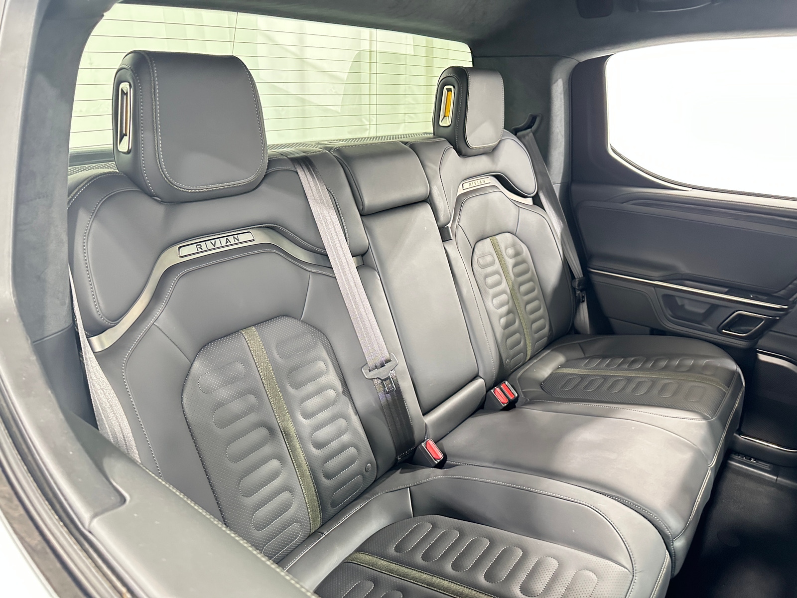 Thumbnail: 2023 Rivian R1T - 5