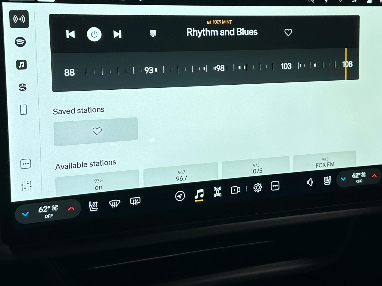 Thumbnail: 2023 Rivian R1T - 3