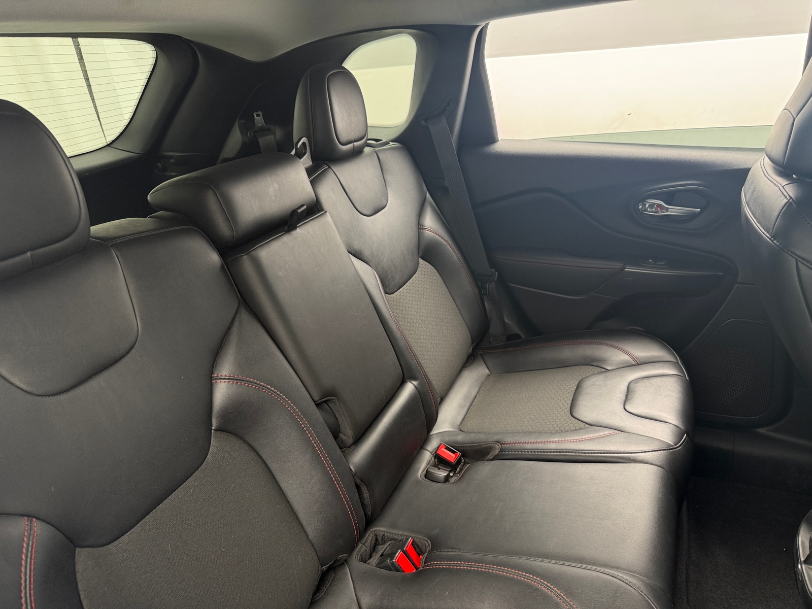 Thumbnail: 2022 Jeep Cherokee - 6