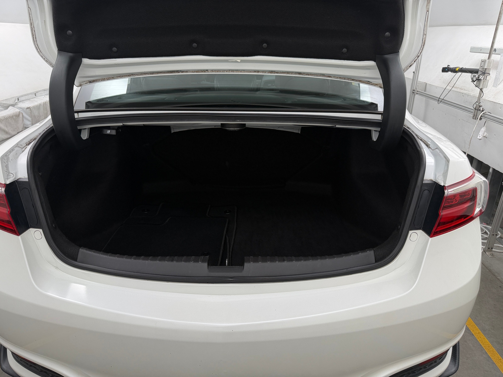 Thumbnail: 2018 Acura ILX - 6