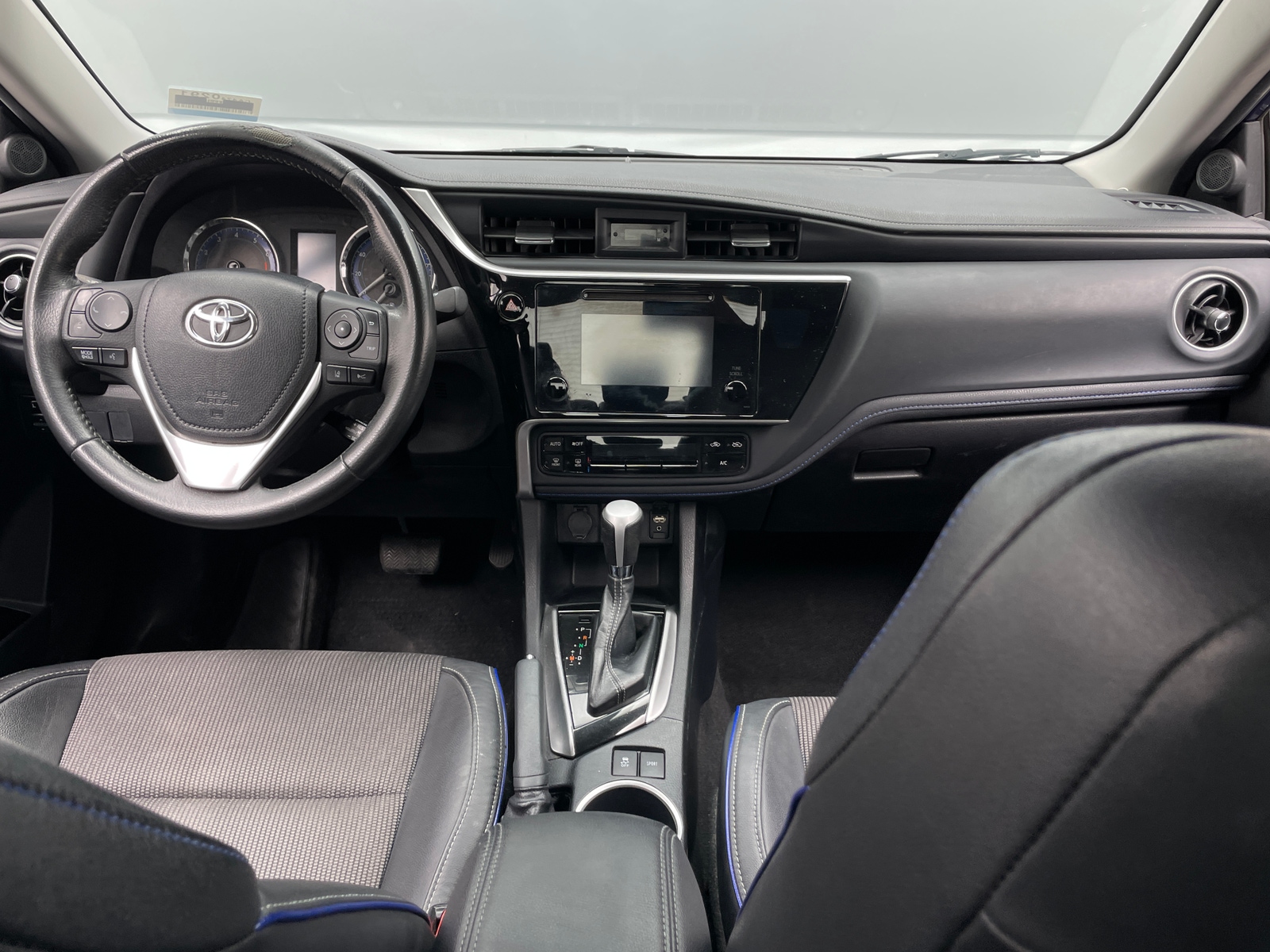 Thumbnail: 2018 Toyota Corolla - 3