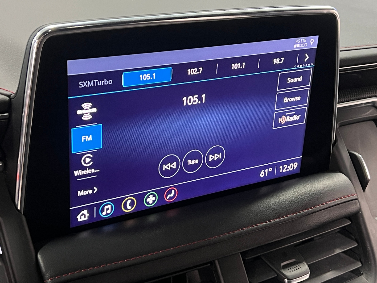 Thumbnail: 2021 Chevrolet Tahoe - 3