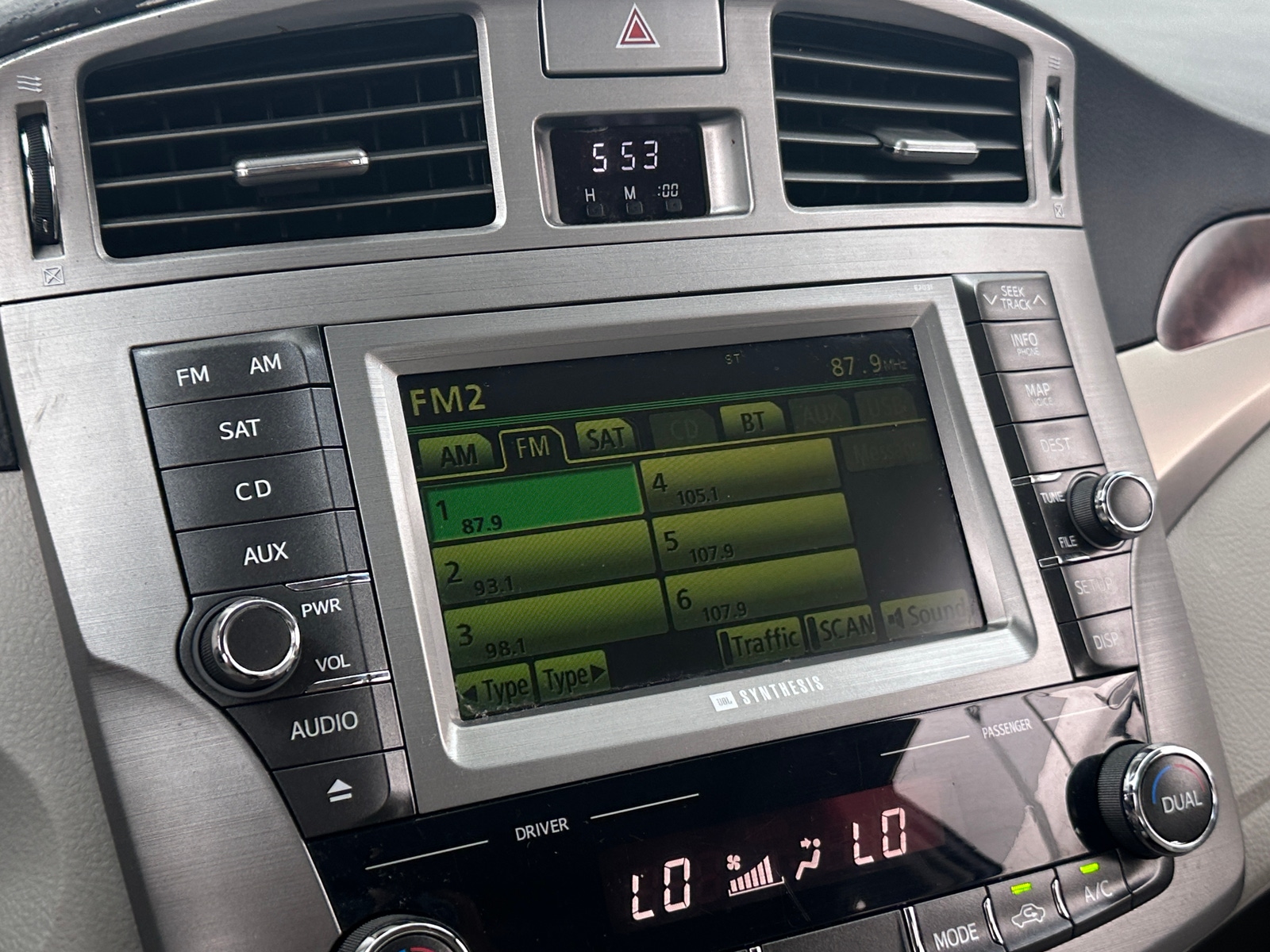 Thumbnail: 2011 Toyota Avalon - 3