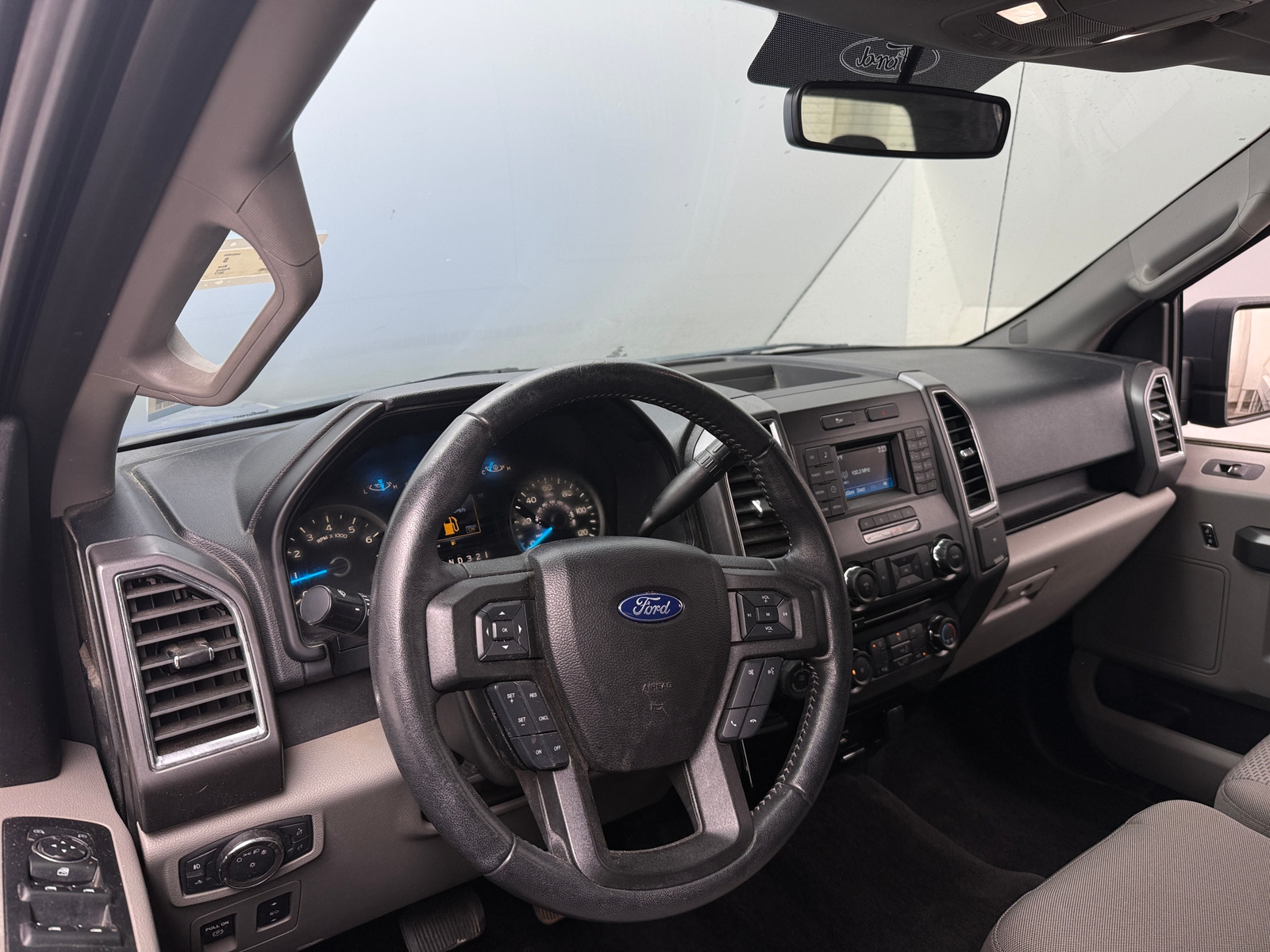 Thumbnail: 2017 Ford Econoline - 3
