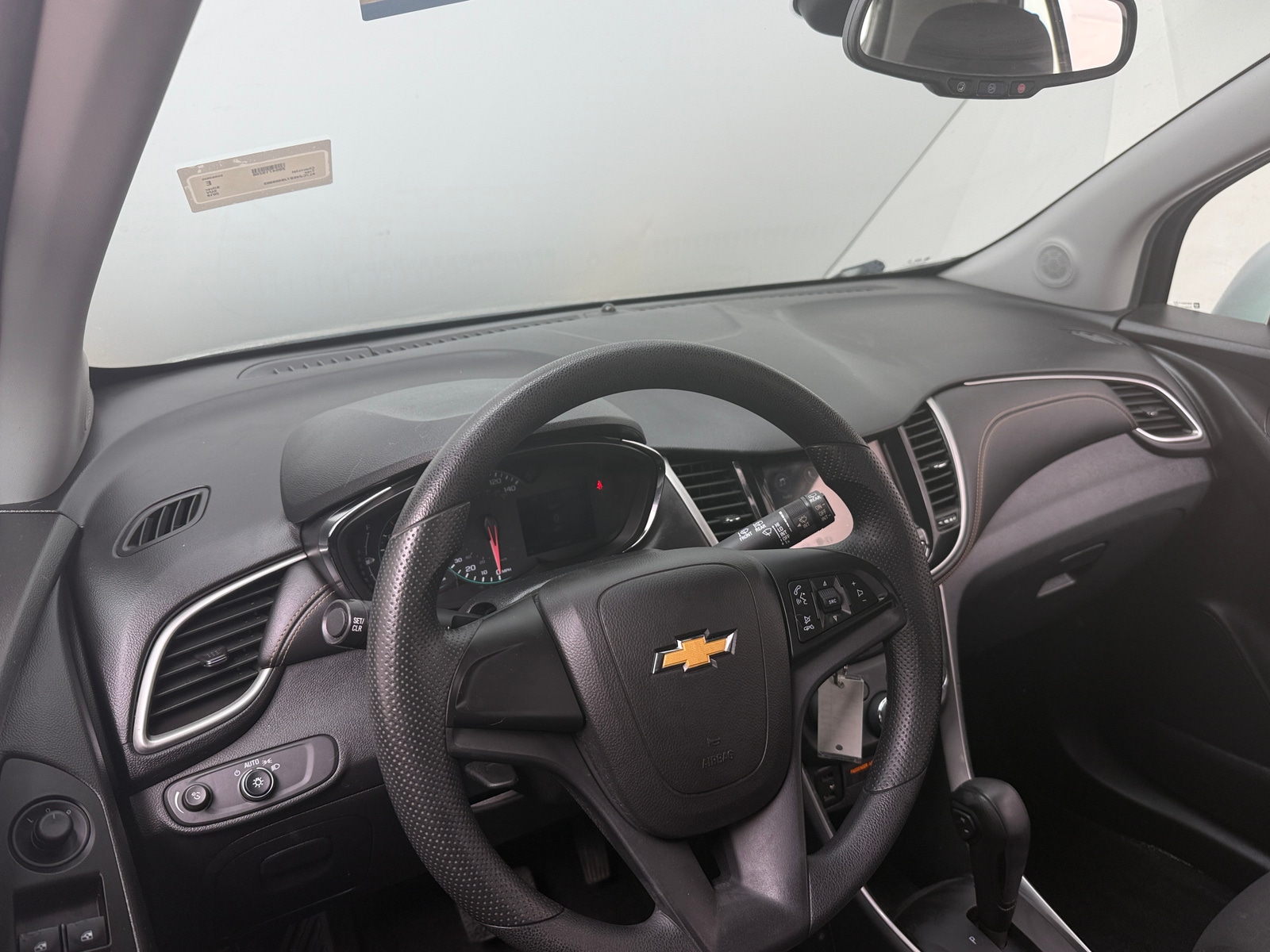 Thumbnail: 2018 Chevrolet Trax - 3