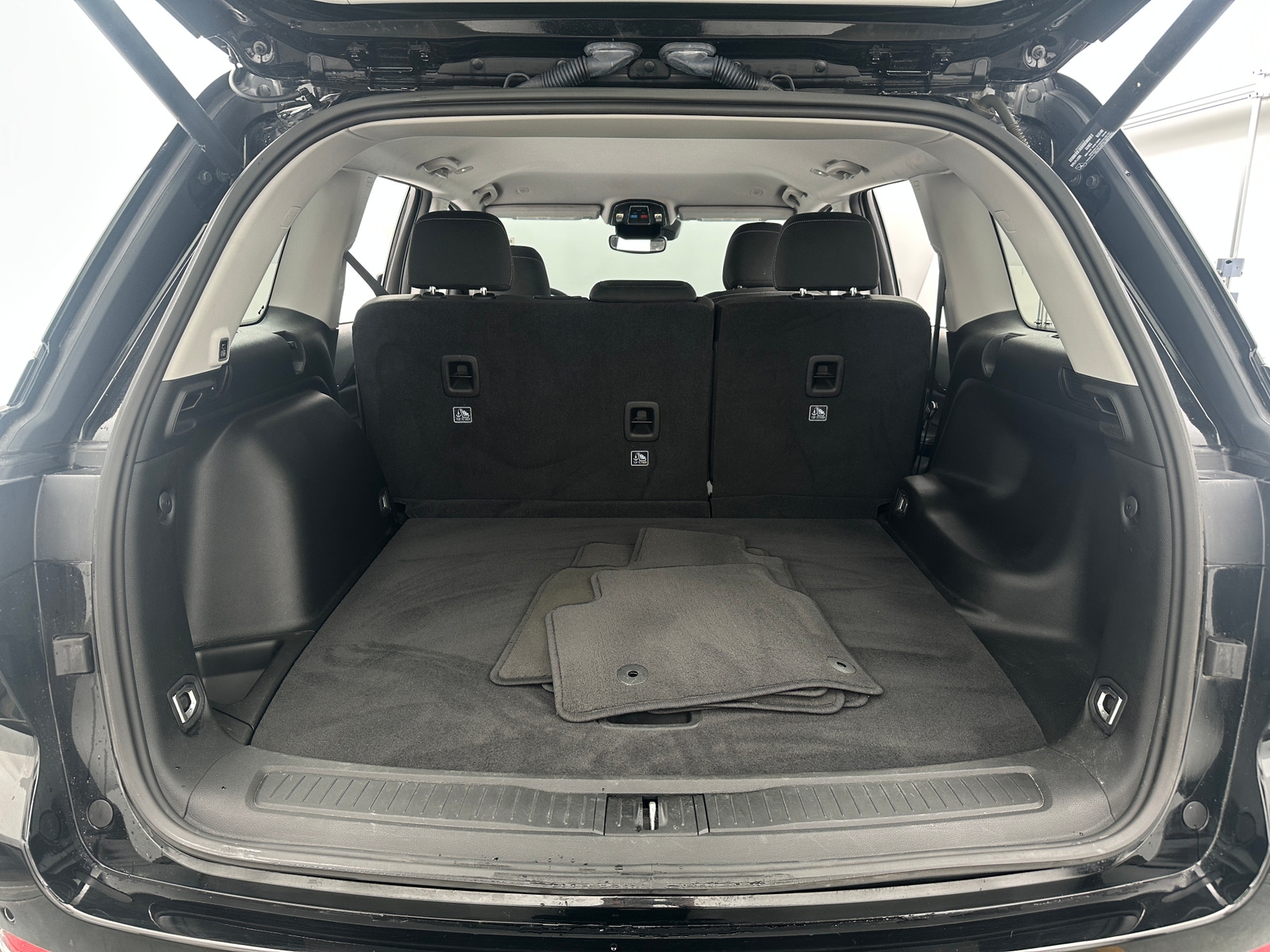 Thumbnail: 2023 Jeep Grand Cherokee - 7