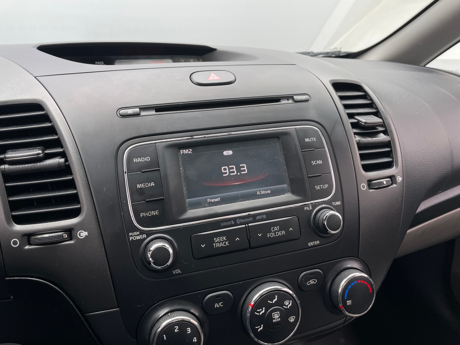 Thumbnail: 2016 Kia Forte - 4