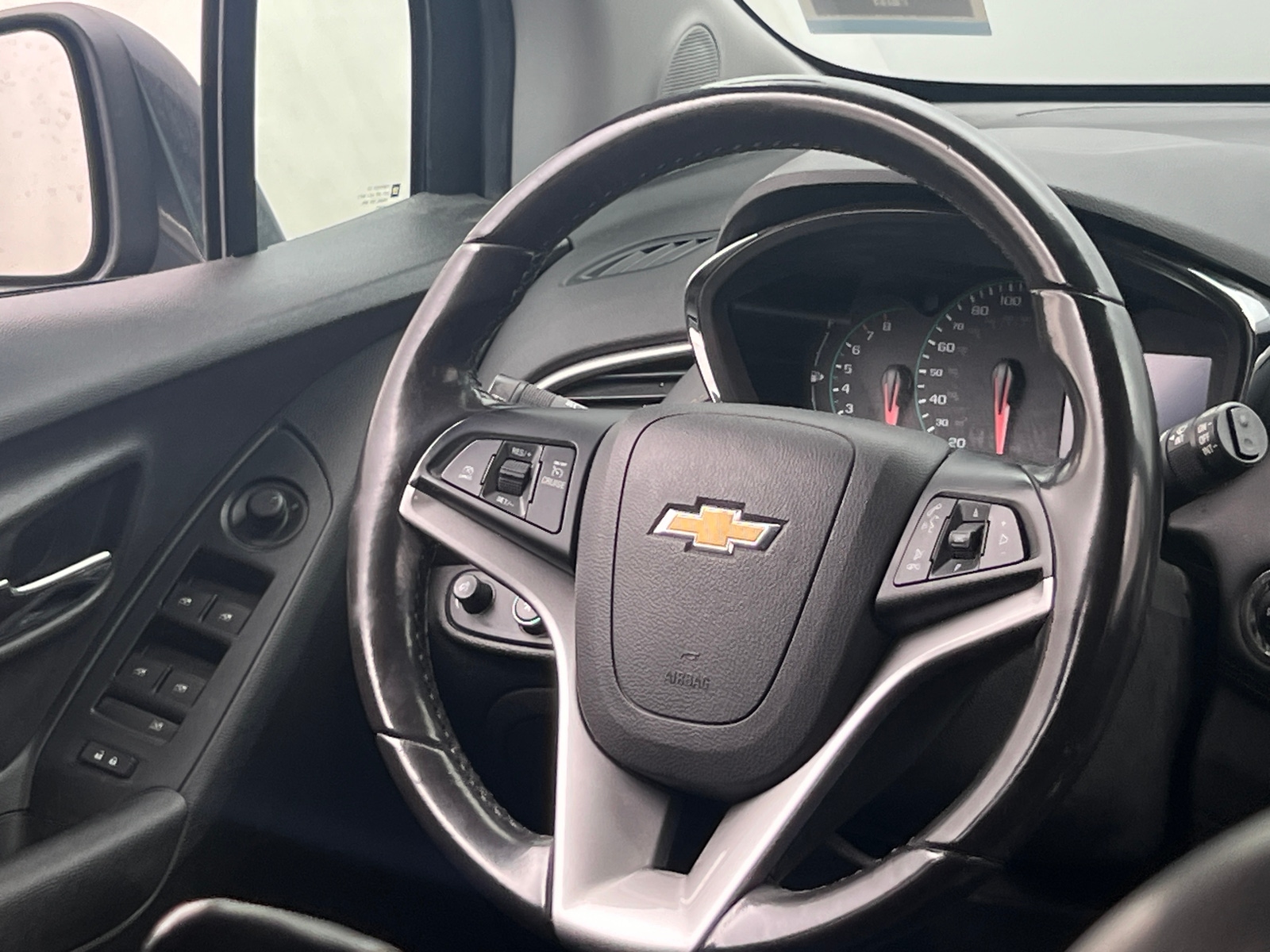 Thumbnail: 2018 Chevrolet Trax - 5